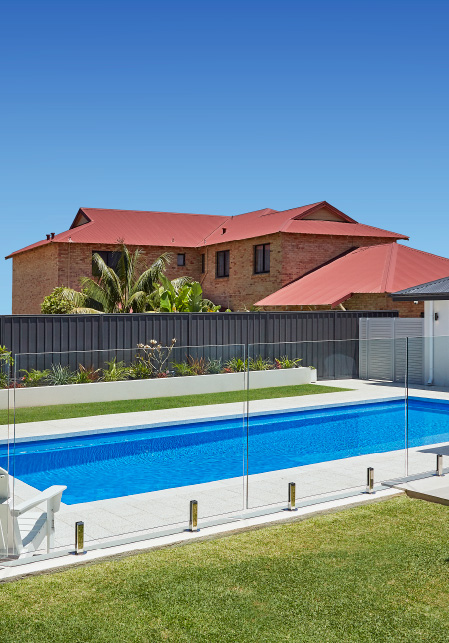 timber-vs-composite-decking-around-around-fibreglass-pools-blogimage-m